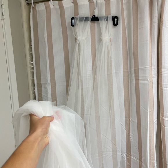 Bridal veil sleeves - Picture 2 of 3